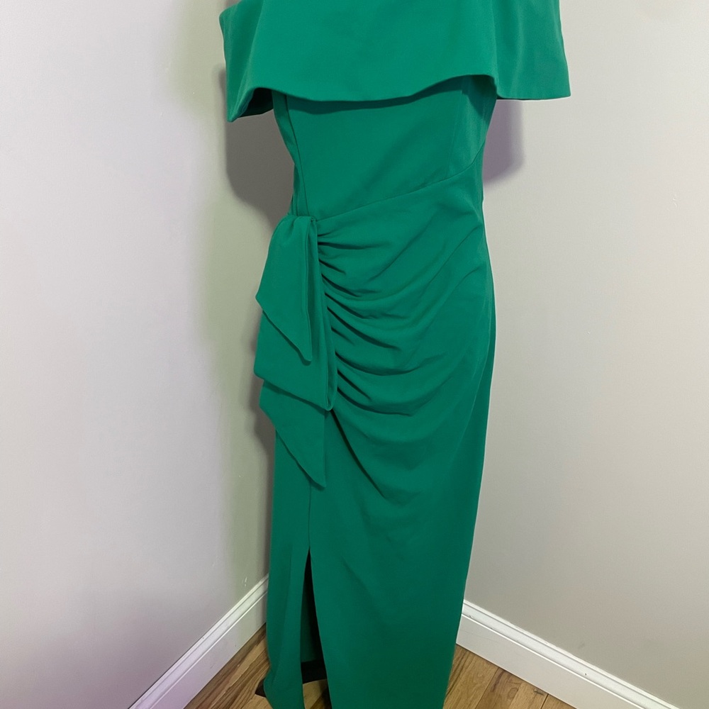 Elegant Green Off-Shoulder Dress